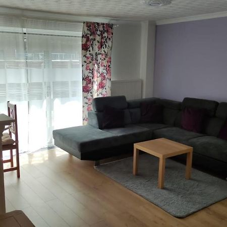 3 Bed House In Walsall, Perfect For Contractors & Leisure & Free Parking Exterior foto